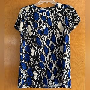 2/$12 bundle- Lularoe Olive Tulip Sleeve Top XS